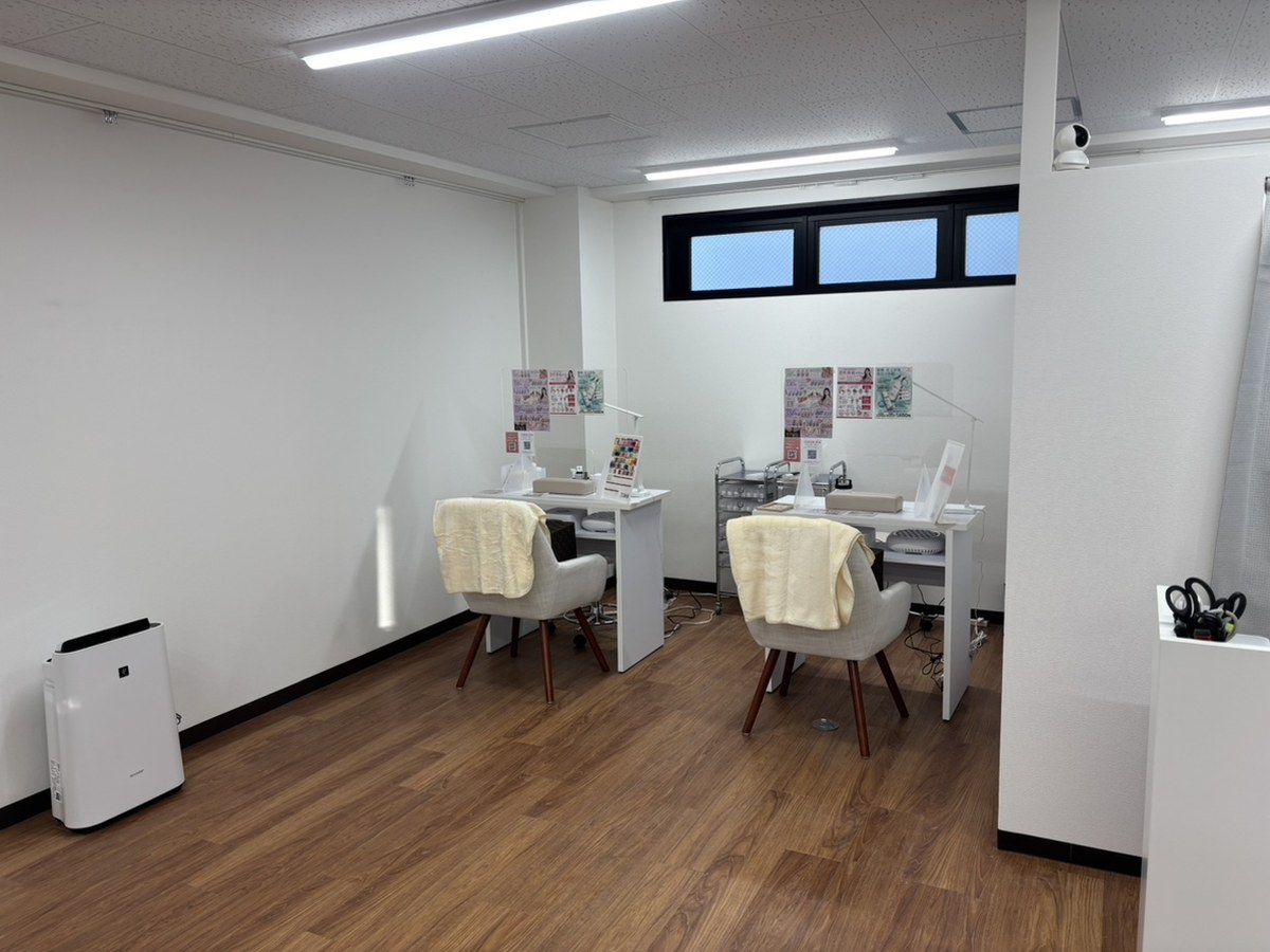 NICE NAIL 新横浜店 店内（待合スペース）